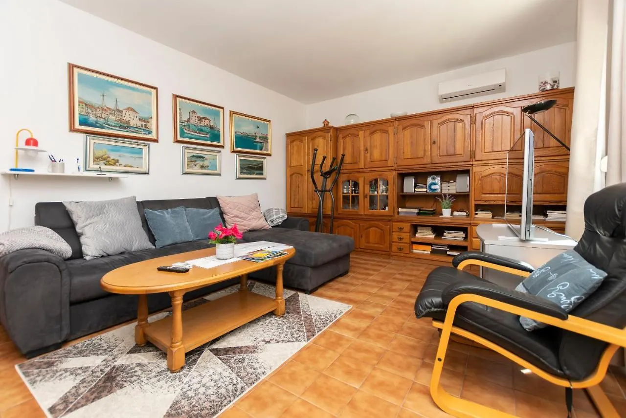 Apartment Tonia Kastela