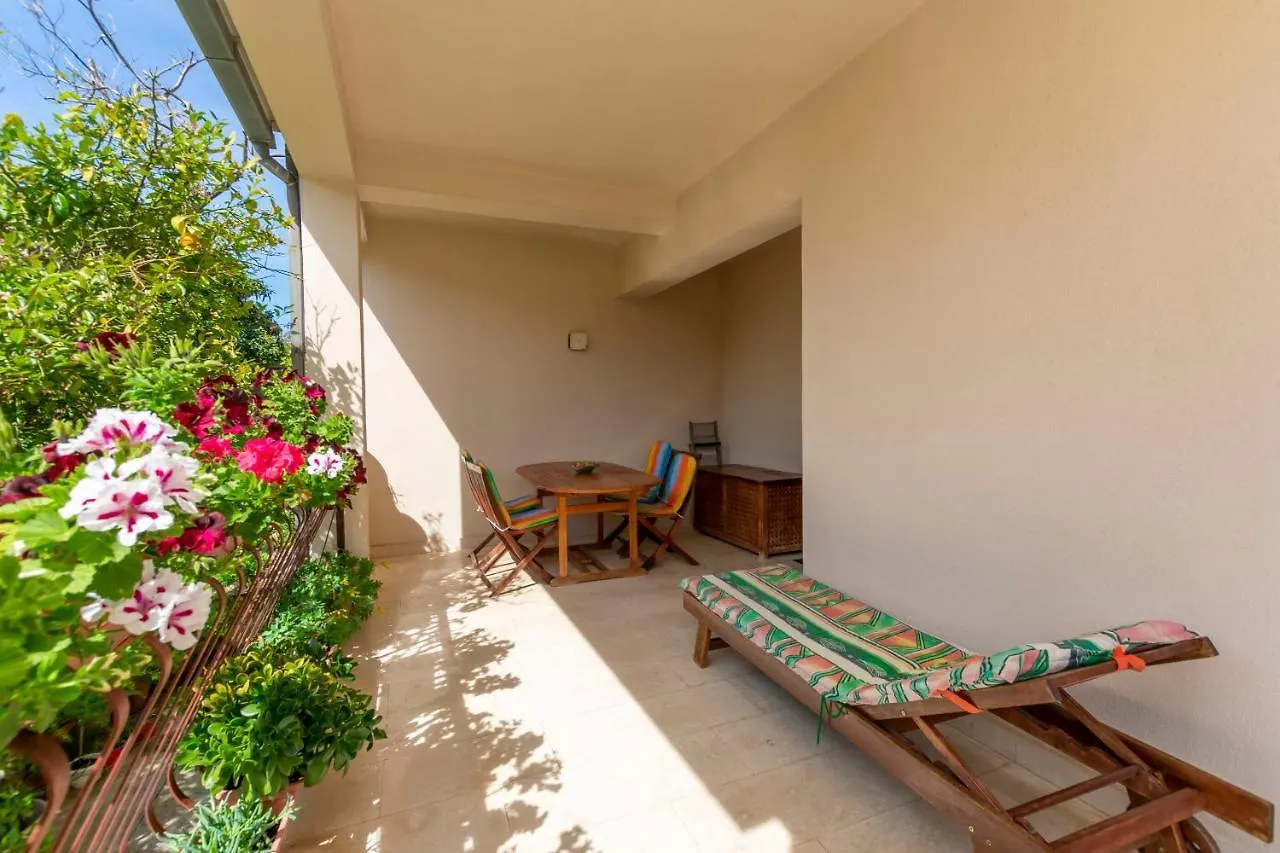 Apartment Tonia Kastela 0*,  Croatia