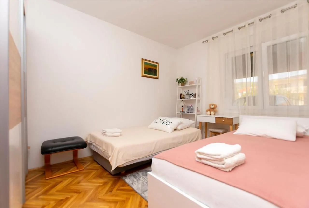 Apartment Tonia Kastela